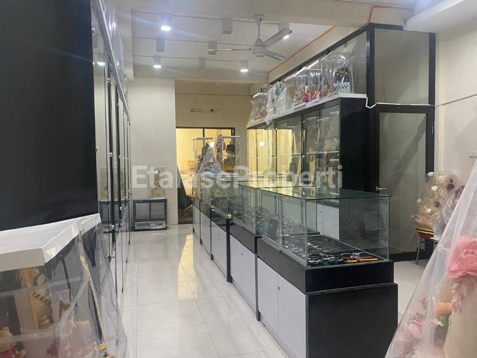 Foto properti Turun Harga! Ruko 4 Lantai Di Jalan Indragiri 4