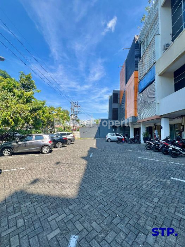 Foto properti Turun Harga! Ruko 4 Lantai Di Jalan Indragiri 10