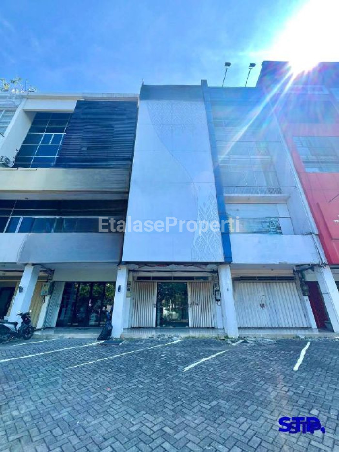 Foto properti Turun Harga! Ruko 4 Lantai Di Jalan Indragiri 1