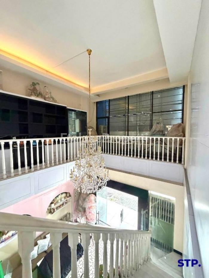 Foto properti Turun Harga! Ruko 4 Lantai Di Jalan Indragiri 3