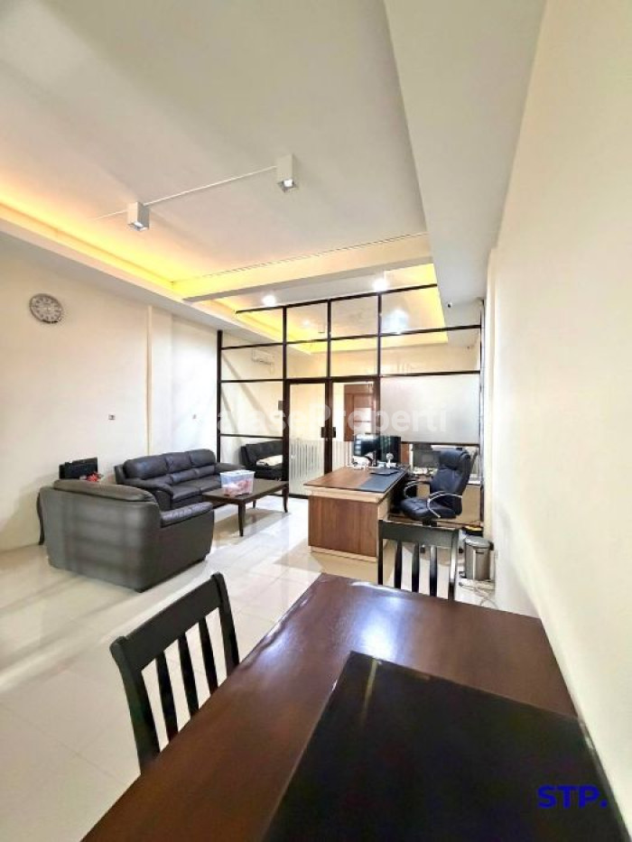 Foto properti Turun Harga! Ruko 4 Lantai Di Jalan Indragiri 8