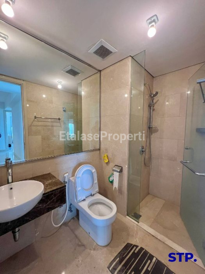 Foto properti Apartemen One Icon 3+1 Bedroom Furnished Lantai 36 5