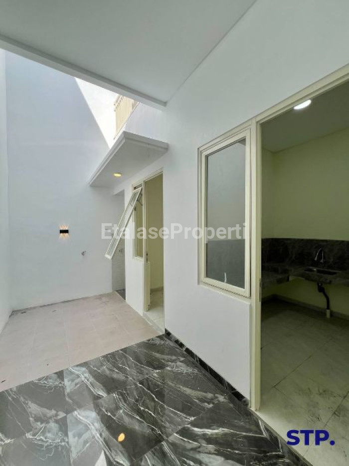 Foto properti 5 Unit, Rumah Baru Di Perumahan Jemursari Selatan Tipe A 4