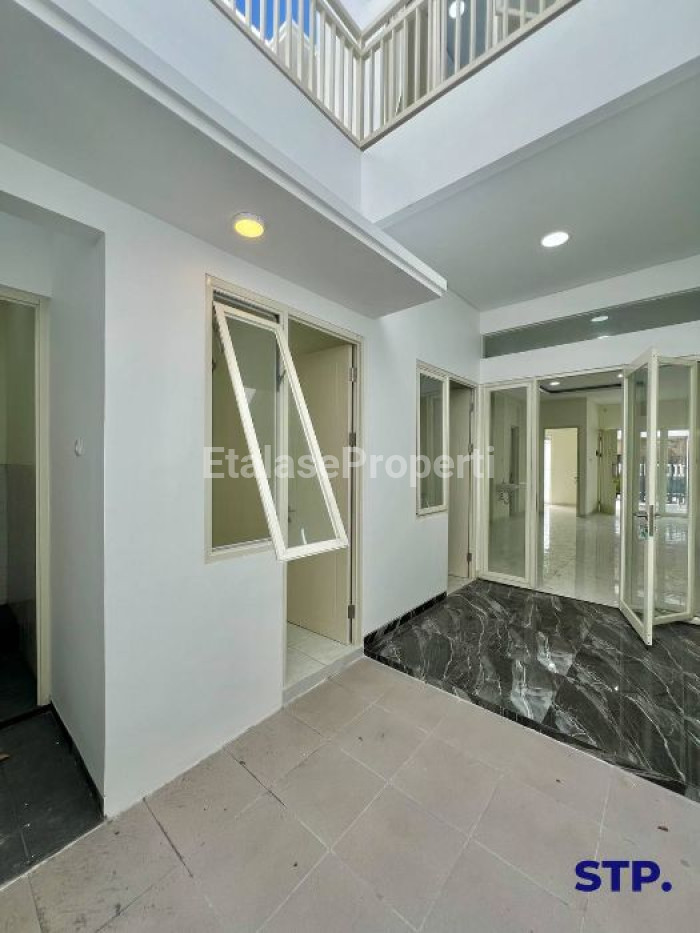 Foto properti 5 Unit, Rumah Baru Di Perumahan Jemursari Selatan Tipe A 5