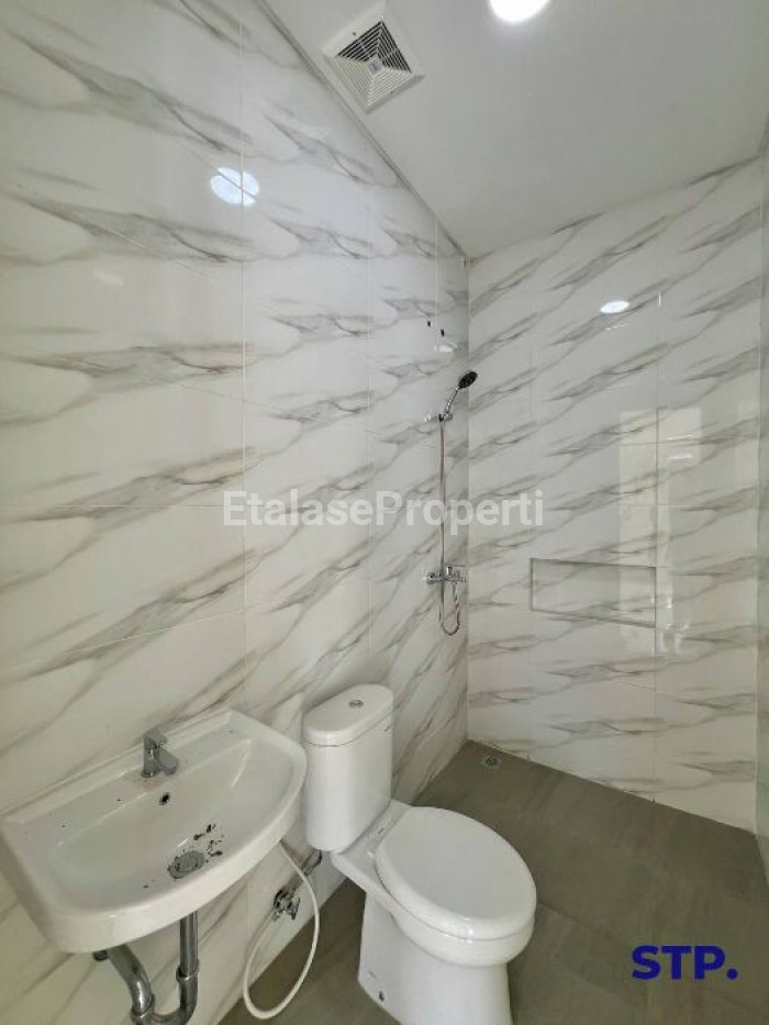 Foto properti 5 Unit, Rumah Baru Di Perumahan Jemursari Selatan Tipe A 9