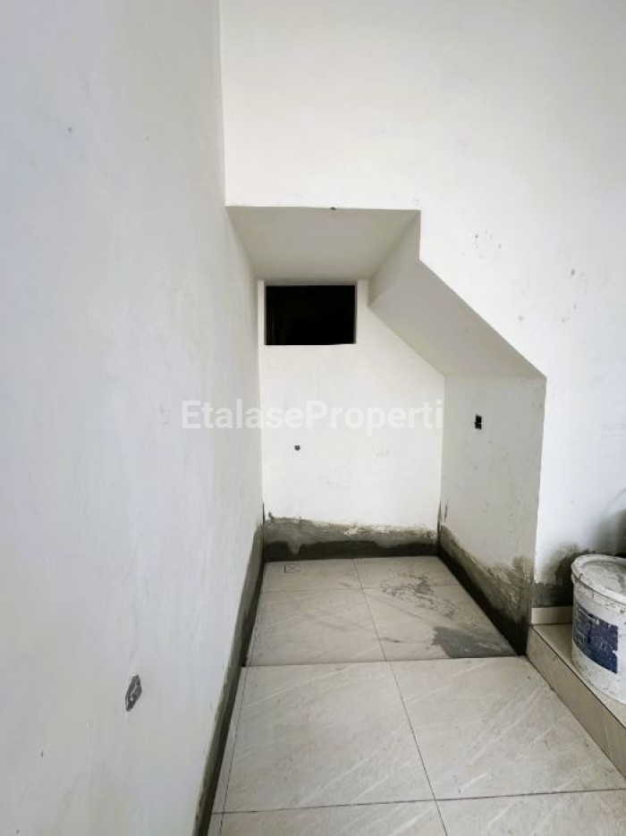 Foto properti Rumah Baru Medokan Sawah Timur Gununganyar Rungkut Dekat UPN 7