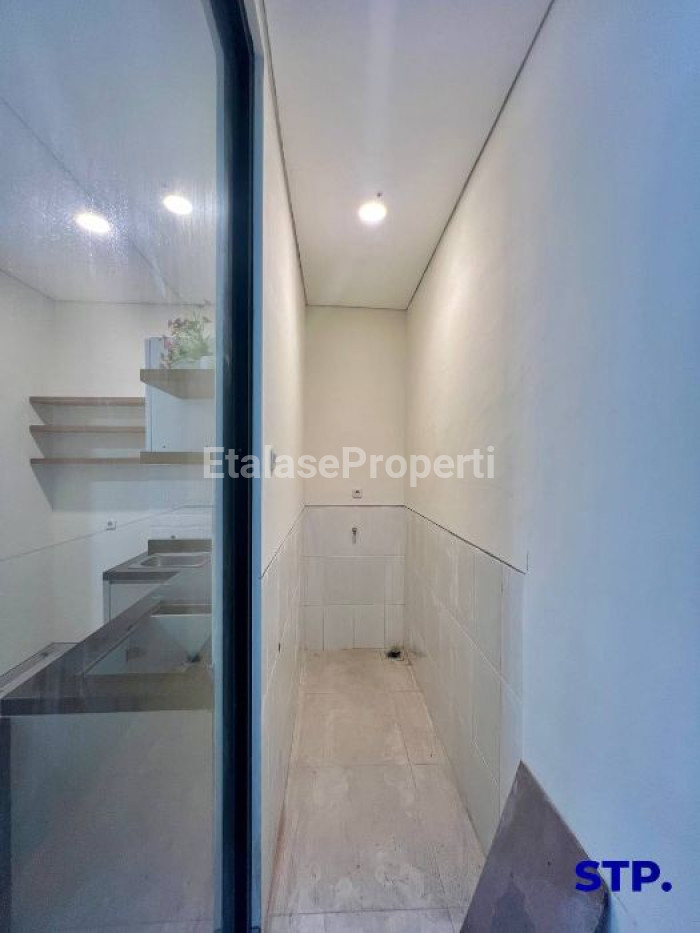 Foto properti Rumah Baru 2 Lantai Di Rungkut Mapan Furnished 5