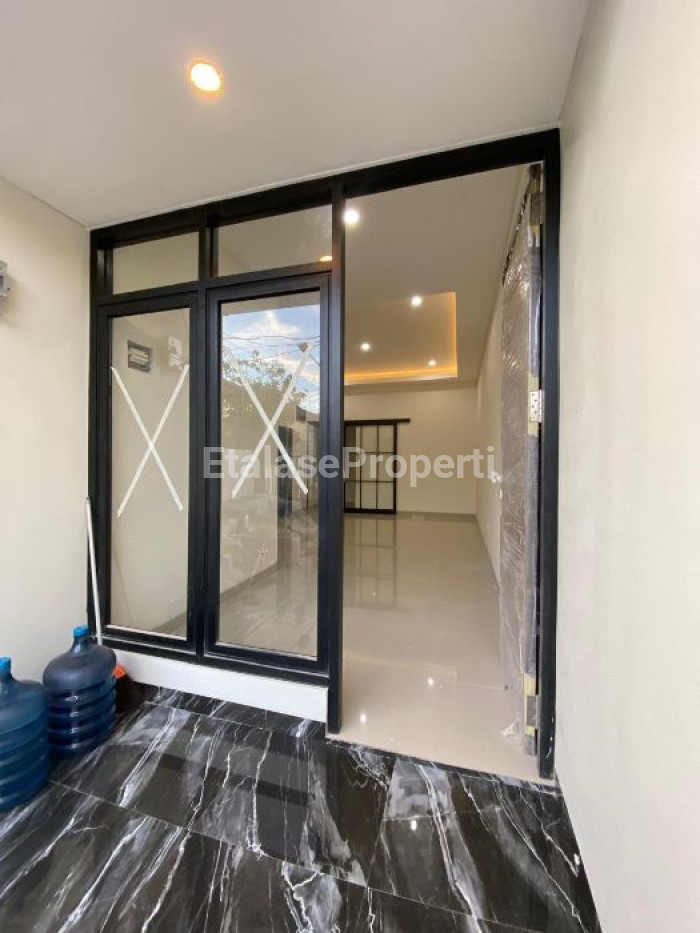 Foto properti Dijual Cepat Rumah Baru Gress Di Rungkut Mapan Tengah 2