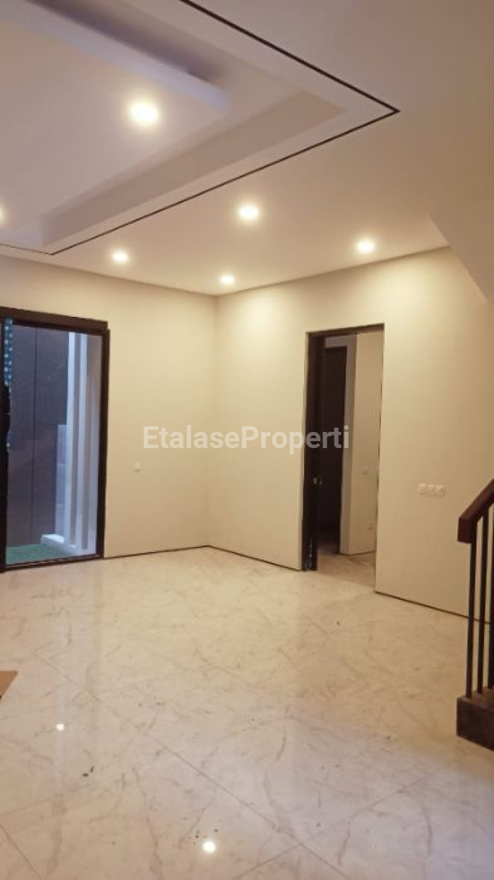 Foto properti RUMAH BARU GRESS MINIMALIS WOODLAND CITRALAND 2
