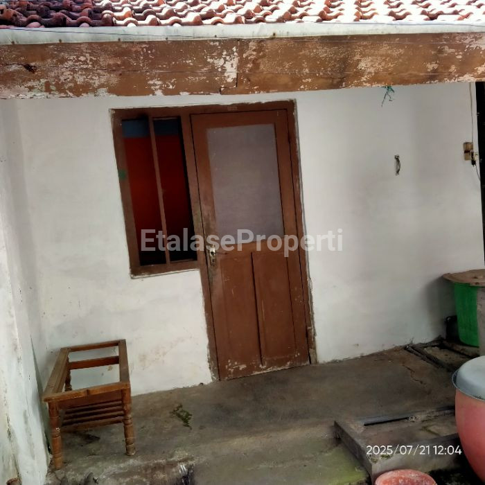 Foto properti Dijual Rumah Letak Strategis Di Jalan Kapas Krampung Dekat Mall KaZa,  Pasar Tambah Rejo Dan Kapasan 1