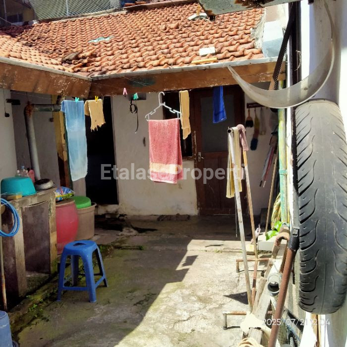 Foto properti Dijual Rumah Letak Strategis Di Jalan Kapas Krampung Dekat Mall KaZa,  Pasar Tambah Rejo Dan Kapasan 9
