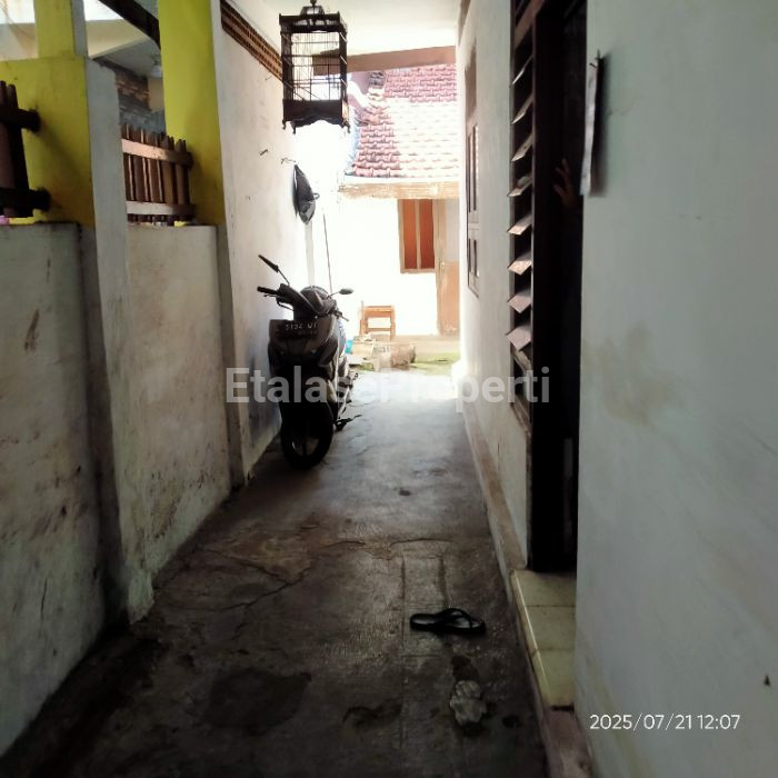 Foto properti Dijual Rumah Letak Strategis Di Jalan Kapas Krampung Dekat Mall KaZa,  Pasar Tambah Rejo Dan Kapasan 5