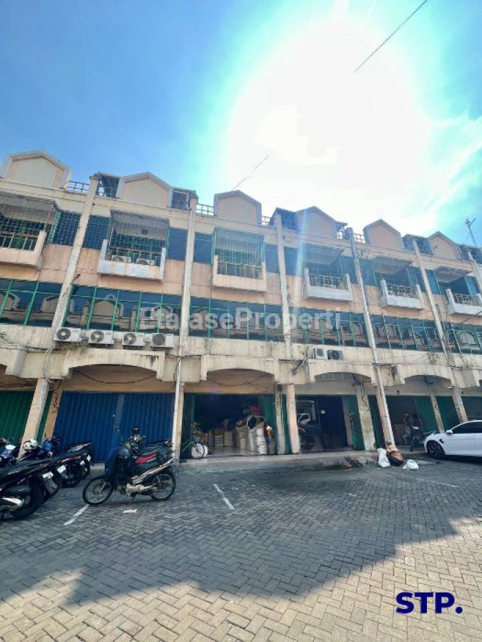 Foto properti Jual Cepat, Ruko 3 Lantai Di Pengampon Square 3