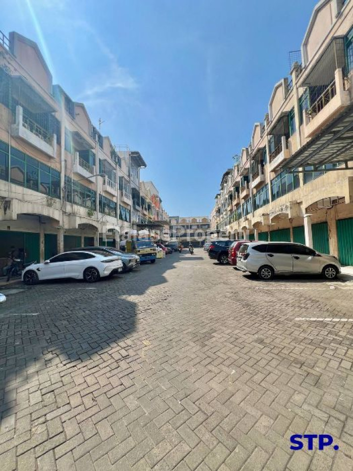 Foto properti Jual Cepat, Ruko 3 Lantai Di Pengampon Square 5