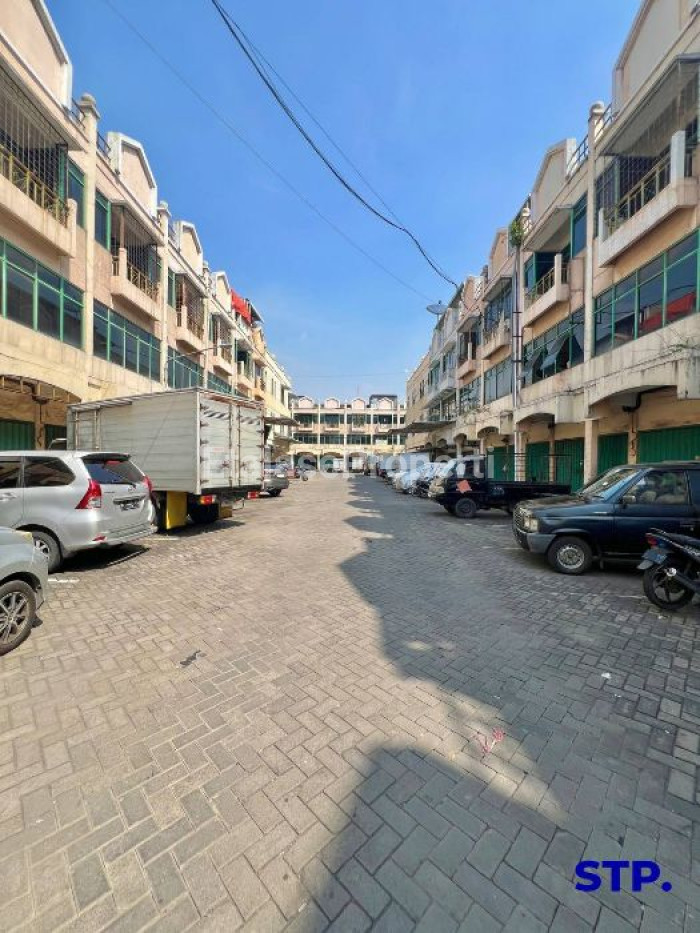Foto properti Jual Cepat, Ruko 3 Lantai Di Pengampon Square 6