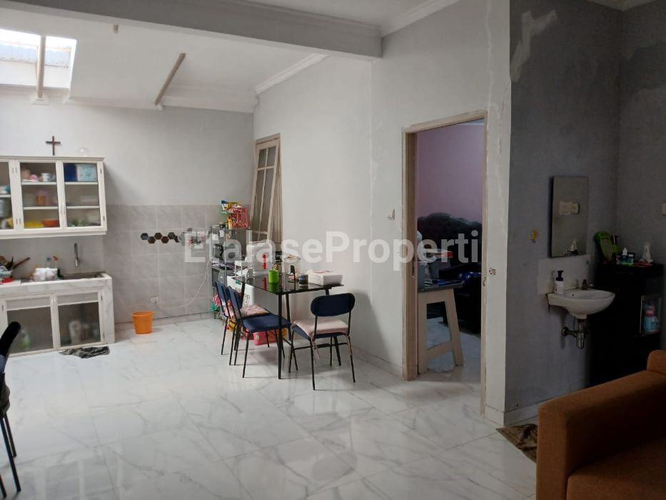 Foto properti Dijual Cepat Rumah Di Griya Asri, Pakuwon City 2