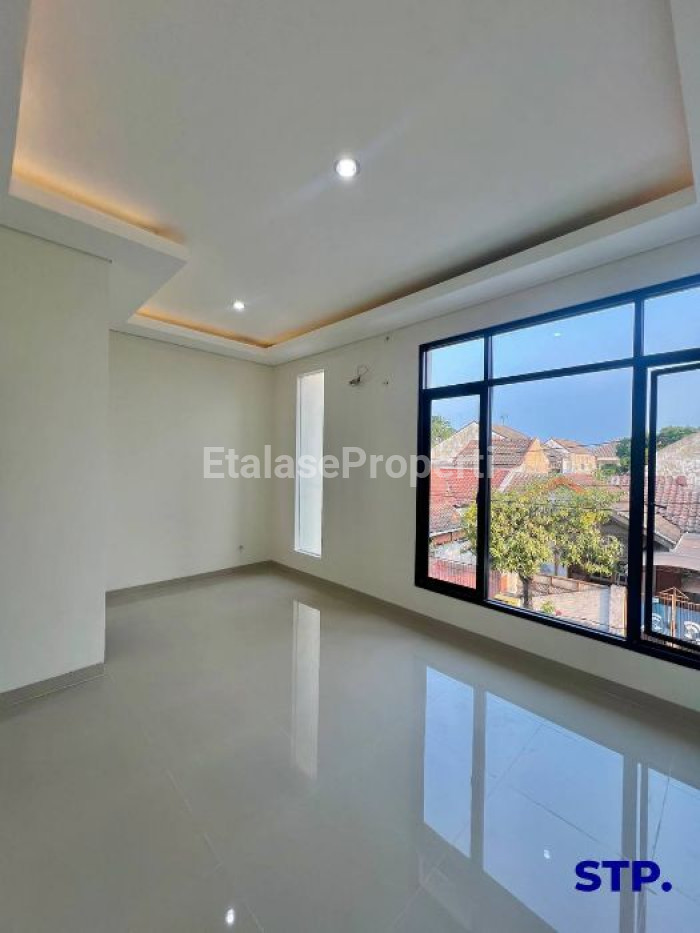 Foto properti Rumah Baru 2 Lantai Di Rungkut Mapan Banyak Bonus 8