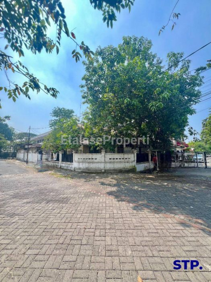 Foto properti Rumah 2 Lantai Hoek Di Rungkut Asri Utara Jalan Kembar 2