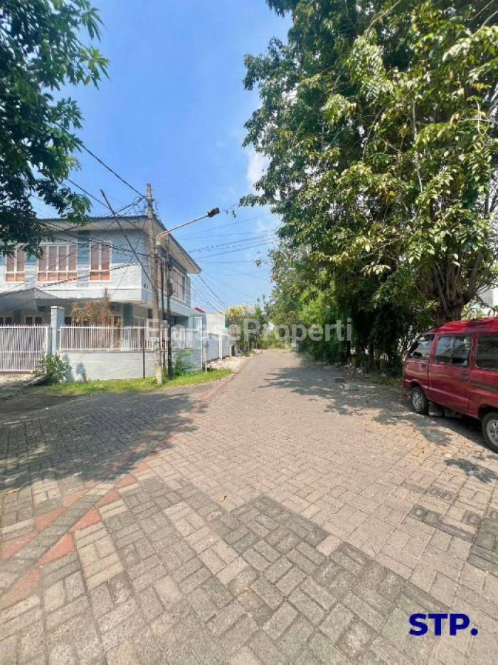 Foto properti Rumah 2 Lantai Hoek Di Rungkut Asri Utara Jalan Kembar 4