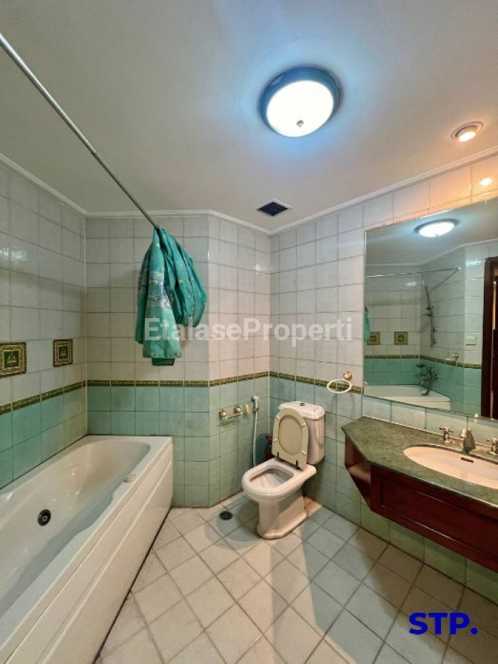 Foto properti Disewakan, Kondominium Sheraton Tunjungan Plaza 3+1 Bedroom Lantai 17 9