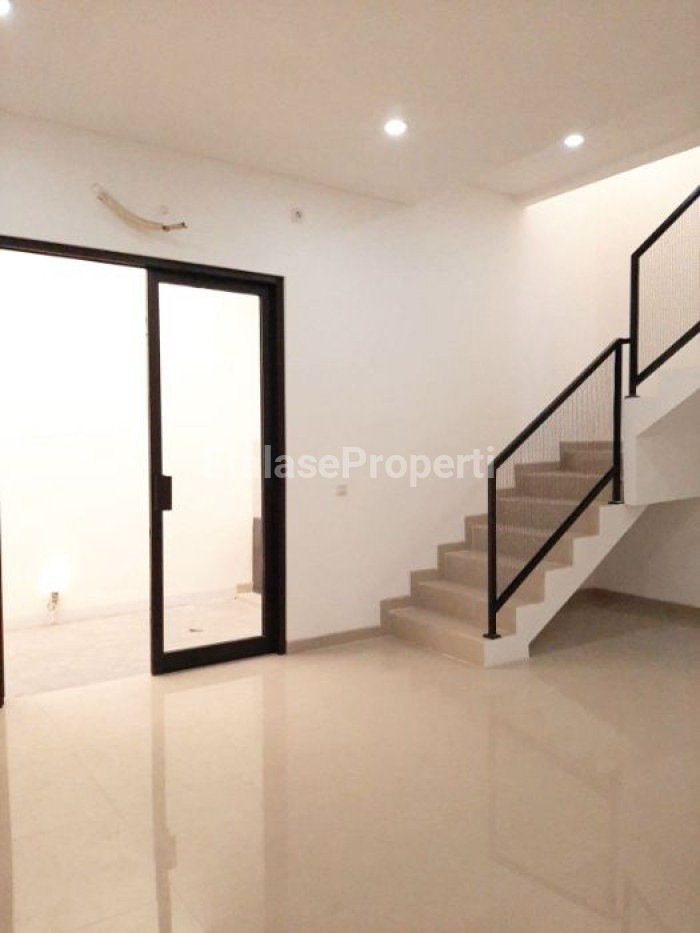 Foto properti Disewakan Rumah Di Darmo Harapan Indah Dekat Satelit Dan Margomulyo 2