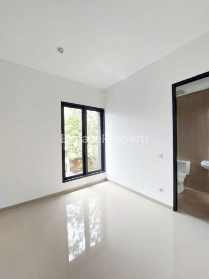 Foto properti Disewakan Rumah Di Darmo Harapan Indah Dekat Satelit Dan Margomulyo 3