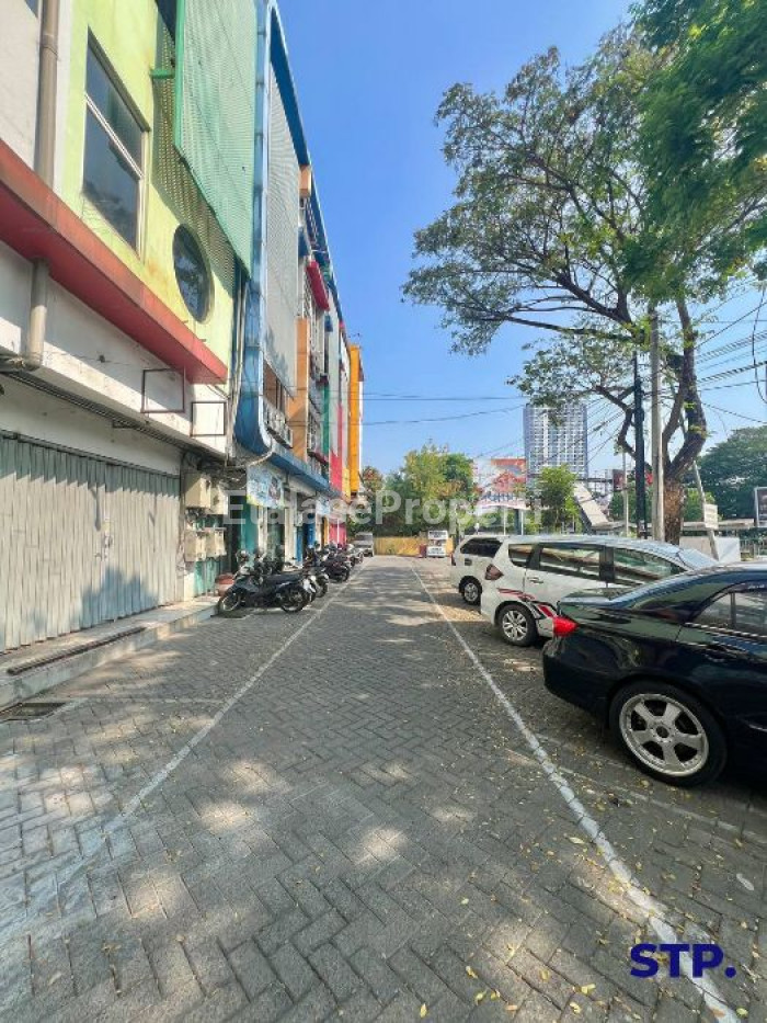 Foto properti Jual Ruko 3 Lantai Di Raya Ahmad Yani 4