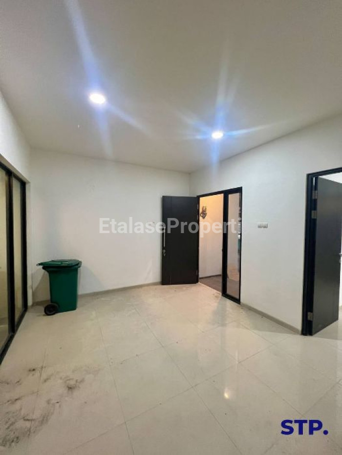 Foto properti Disewakan Rumah 2 Lantai Di Eastern Park 2