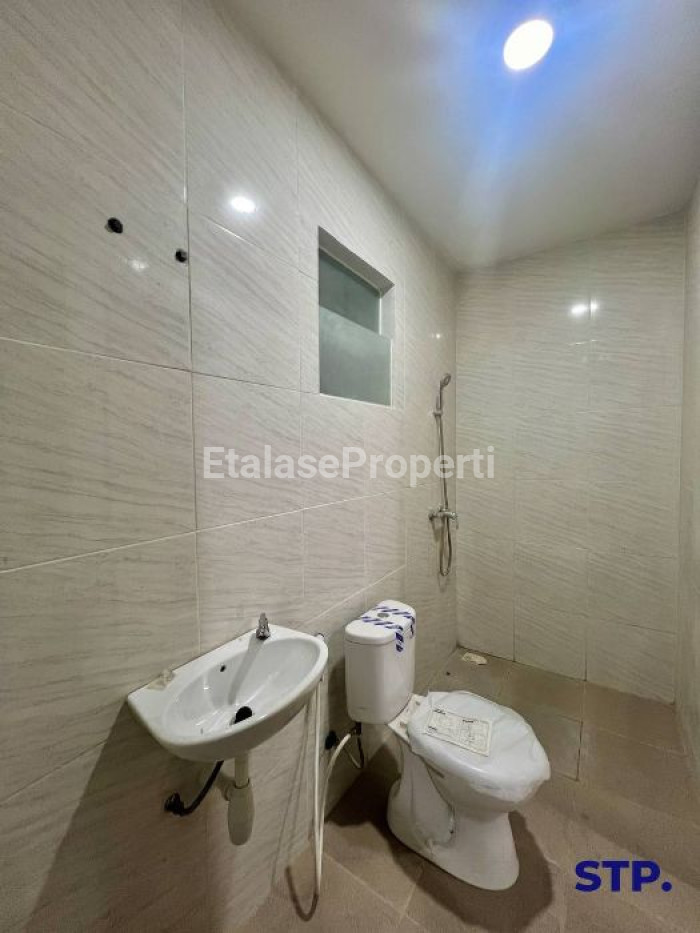 Foto properti Disewakan Rumah 2 Lantai Di Eastern Park 9