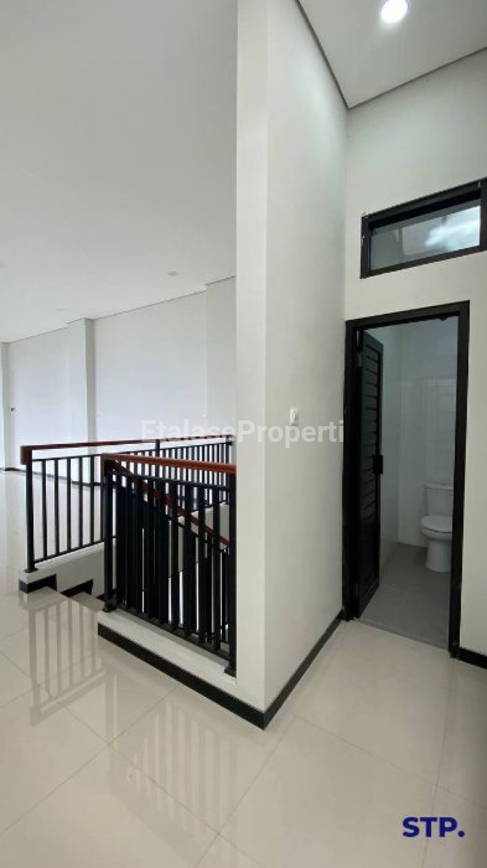 Foto properti 6 Unit Jejer, Ruko 3 Lantai Di Area Margorejo Indah Tipe B 8