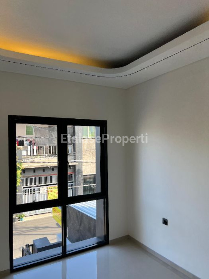 Foto properti Rumah 2lt Manukan Harga Terjangkau 3