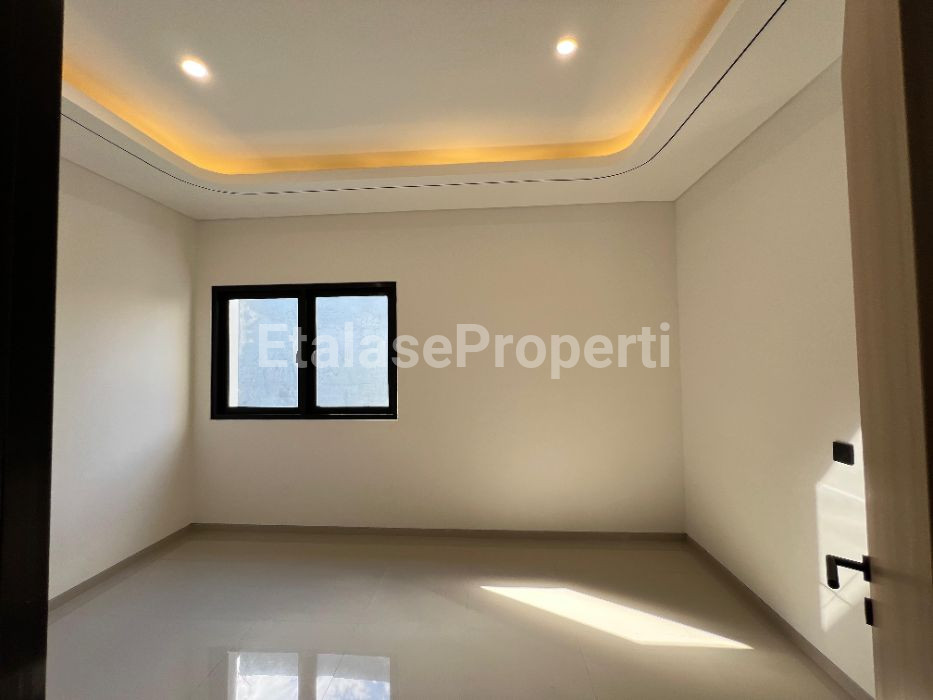 Foto properti Rumah 2lt Manukan Harga Terjangkau 5