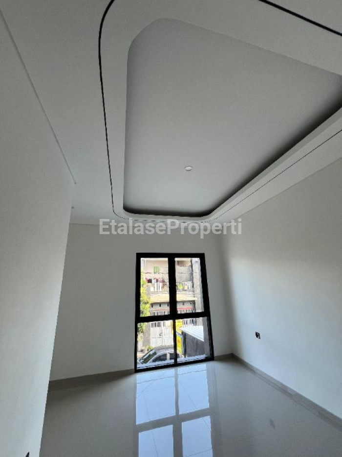 Foto properti Rumah 2lt Manukan Harga Terjangkau 8