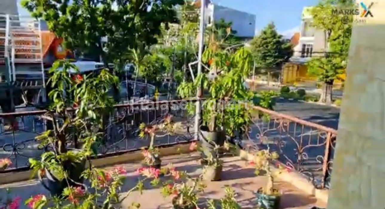 Foto properti Strategis Di Tengah Kota  Surabaya, Dijual Rumah Jalan Kusuma Bangsa 1