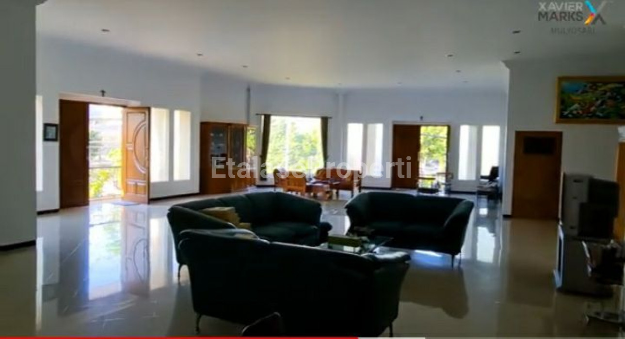 Foto properti Strategis Di Tengah Kota  Surabaya, Dijual Rumah Jalan Kusuma Bangsa 5