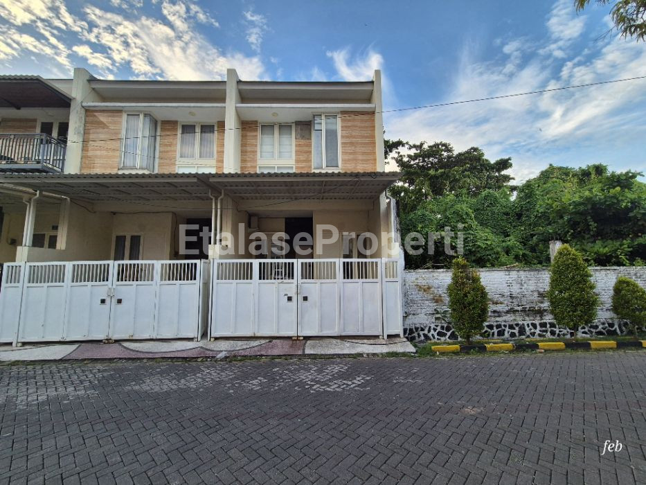 Foto properti Dijual Rumah Di Sutorejo Dekat Raya Mulyosari Siap Huni 1