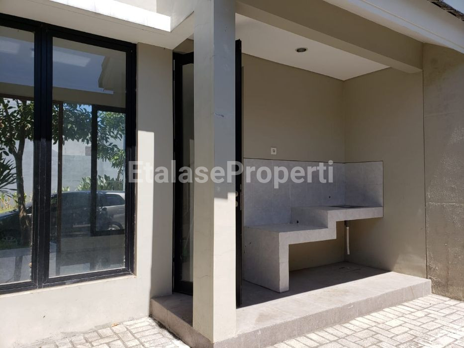 Foto properti Disewakan Rumah Northwest Lake Murahh Siap Huni 3