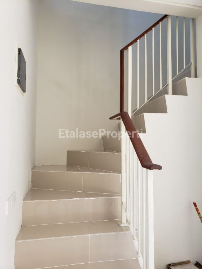 Foto properti Disewakan Rumah Northwest Lake Murahh Siap Huni 6