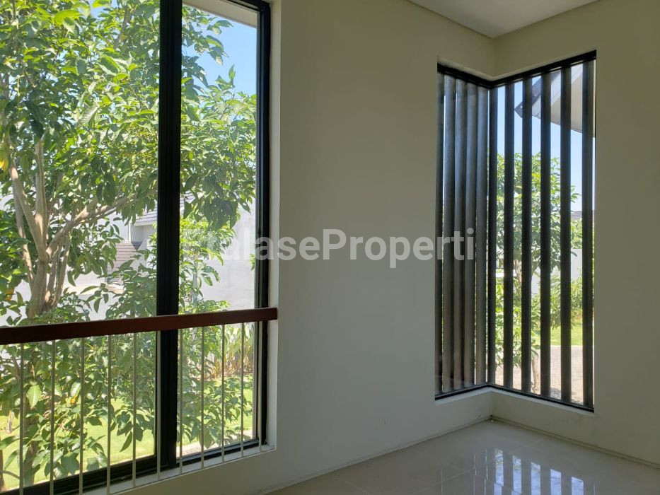Foto properti Disewakan Rumah Northwest Lake Murahh Siap Huni 7