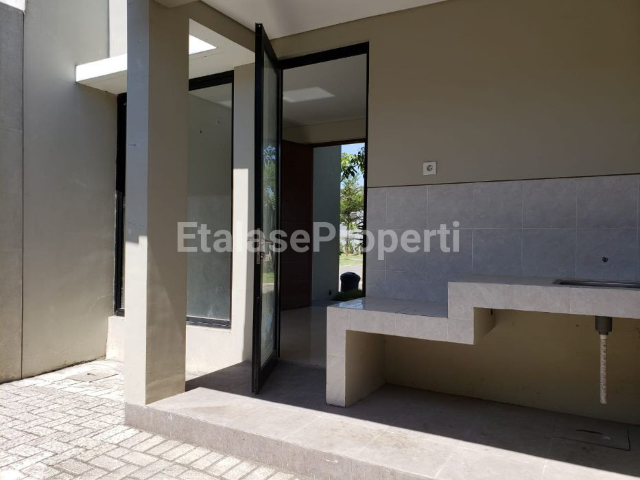 Foto properti Disewakan Rumah Northwest Lake Murahh Siap Huni 10