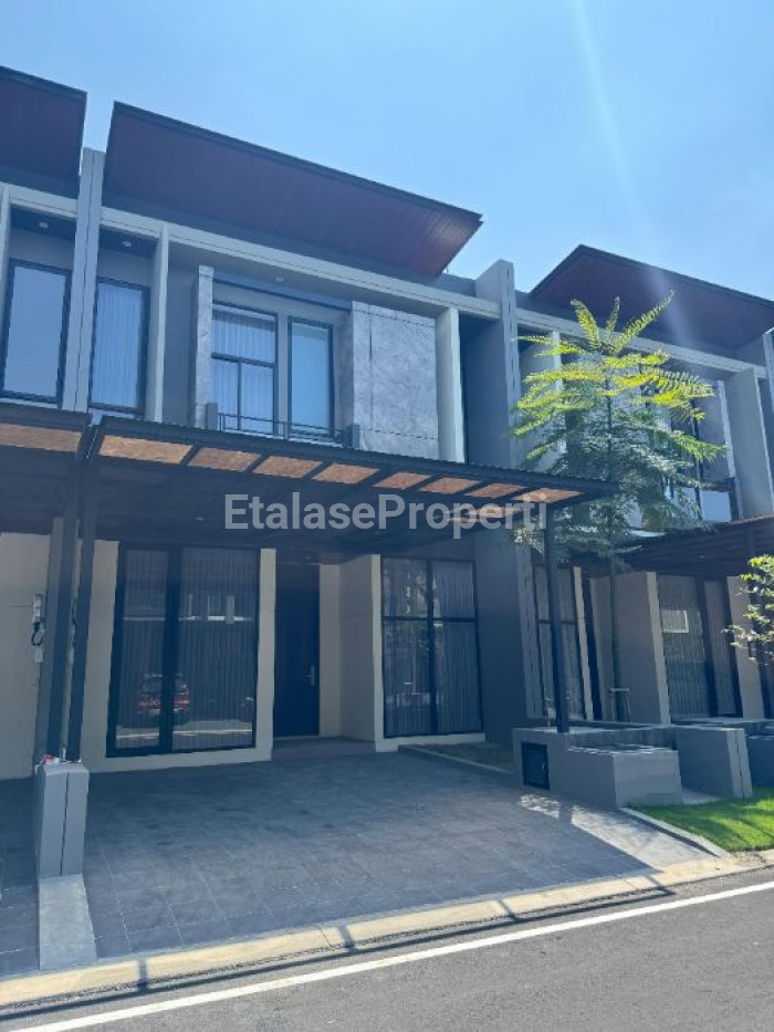 Foto properti Disewakan Rumah Di Citraland Utama District 9 Dekat Pakuwon Mall 1