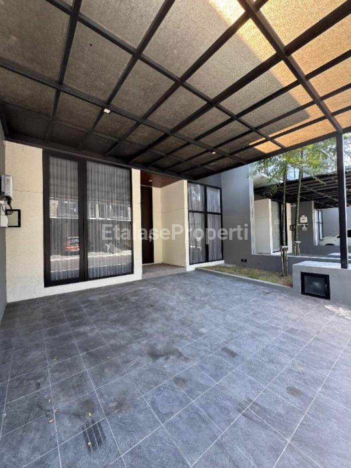 Foto properti Disewakan Rumah Di Citraland Utama District 9 Dekat Pakuwon Mall 2