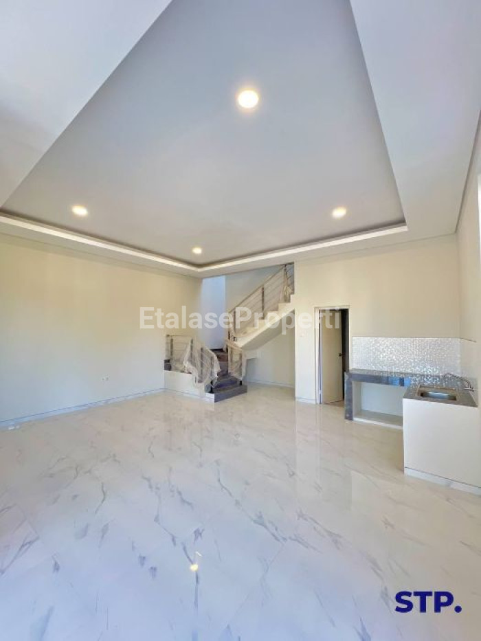 Foto properti Rumah Baru Di Manyar Tirtoyoso Dekat Kertajaya Ngagel Gubeng 3