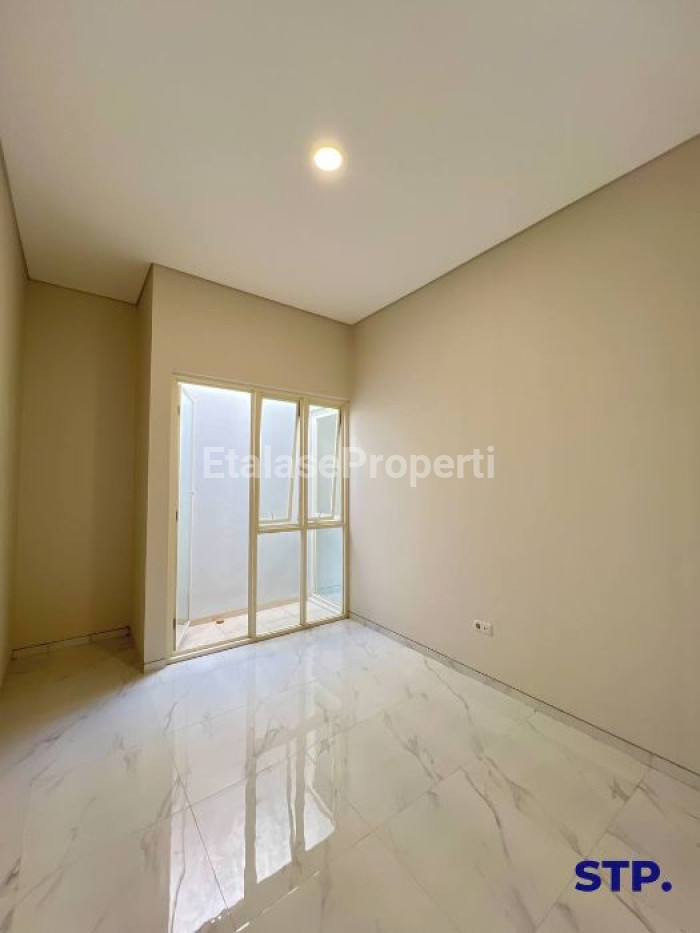 Foto properti Rumah Baru Di Manyar Tirtoyoso Dekat Kertajaya Ngagel Gubeng 6