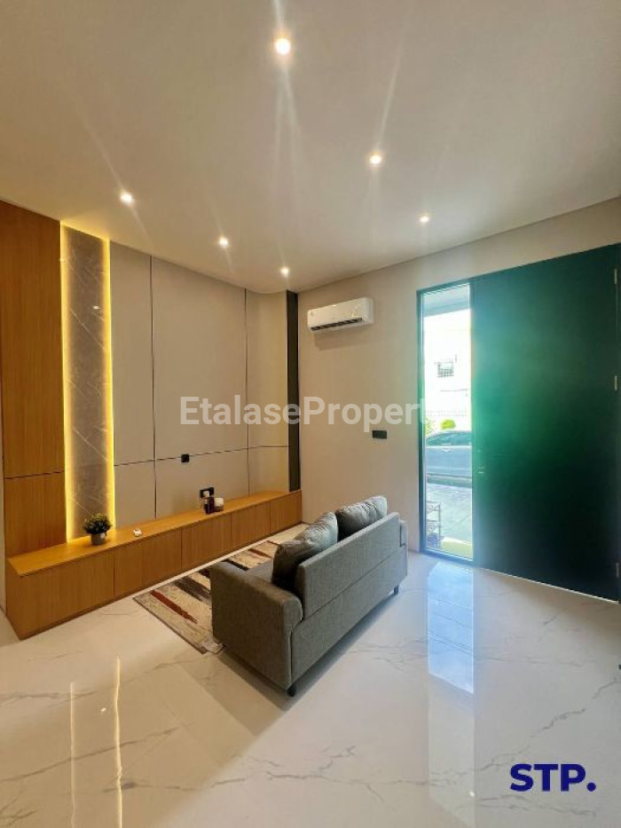 Foto properti Rumah Baru Babatan Pantai Kenjeran 2 Lantai Semi Furnished 7