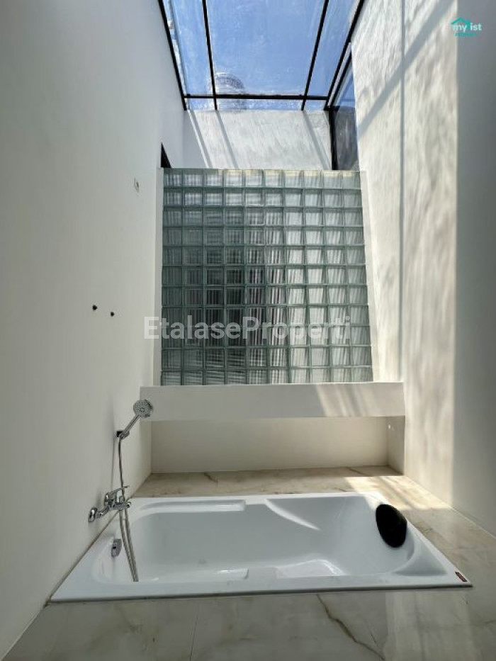 Foto properti Rumah Modern Minimalis Purimas Gununganyar Hook Dekat MERR 9