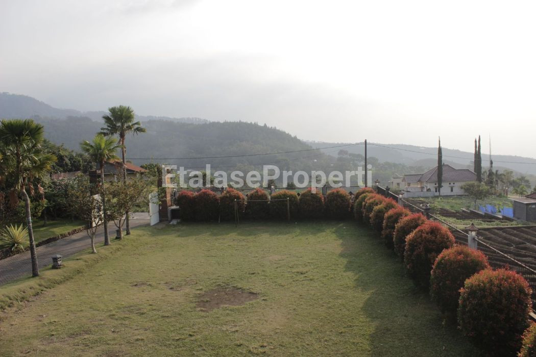 Foto properti JUAL VILLA  JOGLO JAVA STYLE  BERLOKASI DI PACET, MOJOKERTO. 1