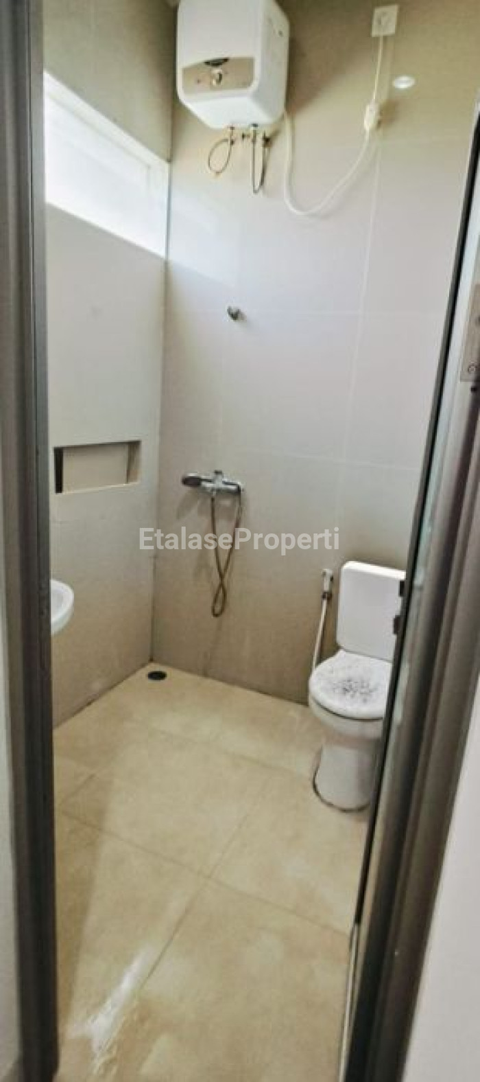 Foto properti Dijual Rumah Di Greenland Menganti Dekat Universitas Ciputra 2