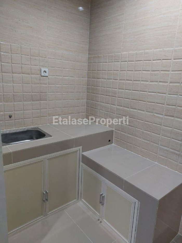 Foto properti Baru Renov! Jual Rumah Northwest Hill Citraland 3 Kamar 4