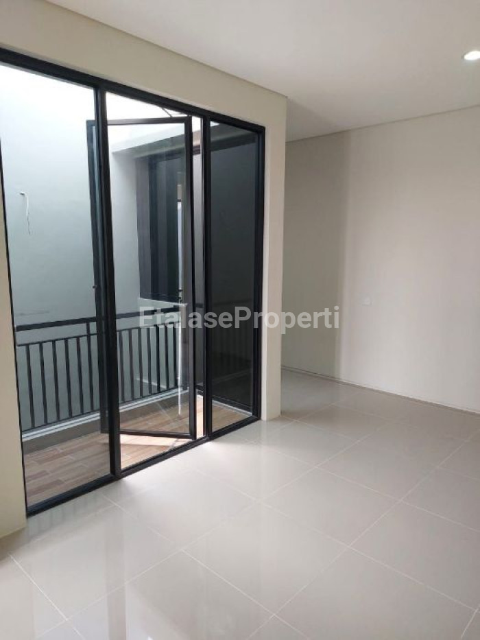 Foto properti Baru Renov! Jual Rumah Northwest Hill Citraland 3 Kamar 7